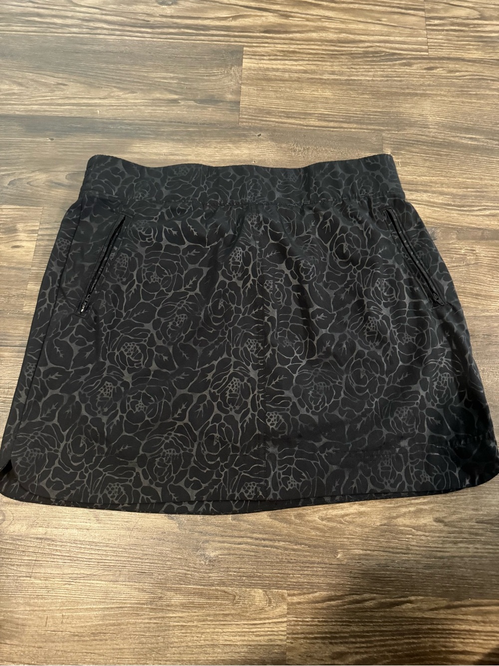 Orvis Black Floral-Print Skirt with Zip Pockets